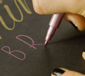 Metalik tonlarda El Yazısı