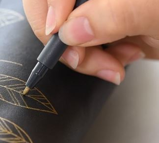 Metallics markör ile deri dekorasyon