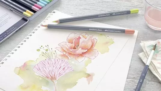 Yumuşak güzellikler: pastel tonlarda sulu boya kalemleri